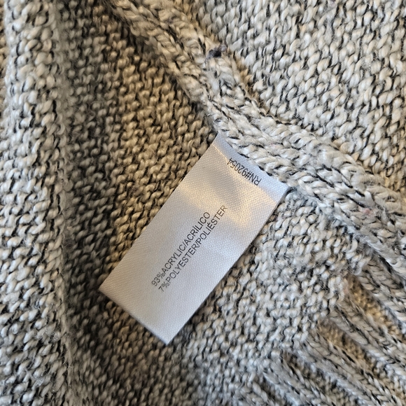 Carolyn Taylor Light Gray Knit Button Cardigan - Picture 3 of 4